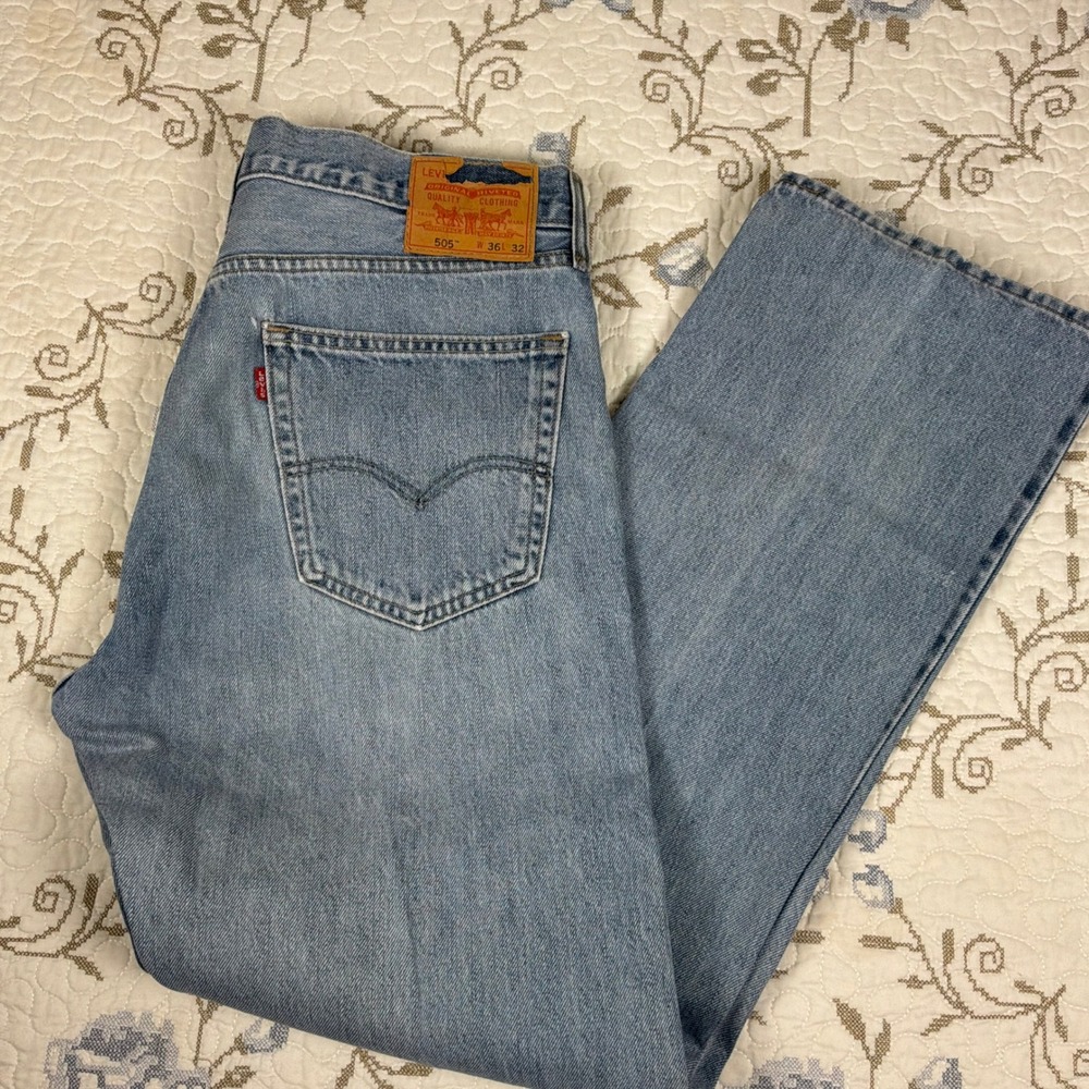 Levi 505 Regular Fit Jeans Mens 36x32 Light Wash Made in Egypt